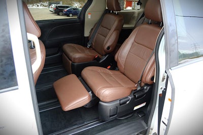 2017 Toyota Sienna Limited Premium 7-Passenger