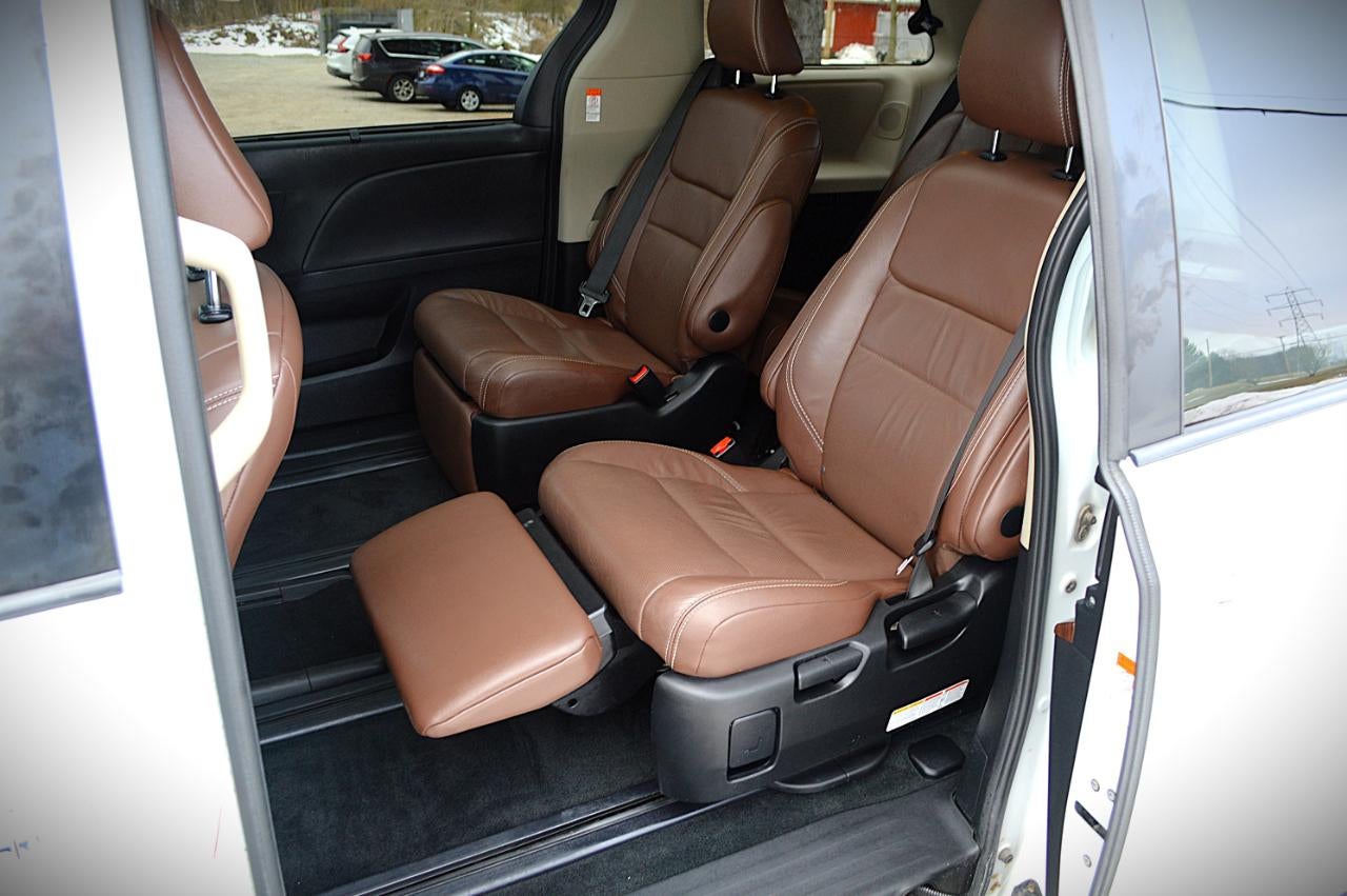 2017 Toyota Sienna Limited Premium 7-Passenger