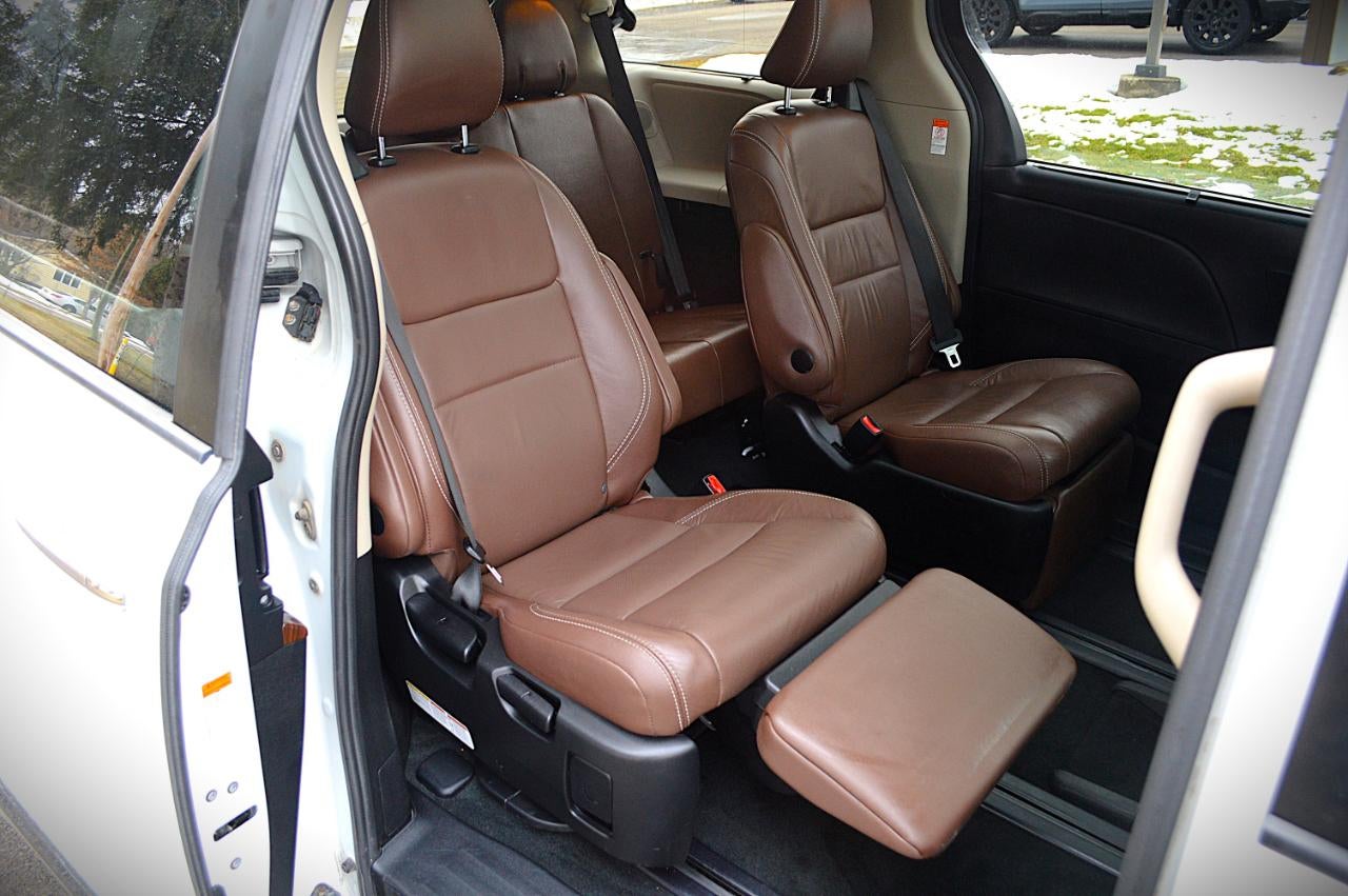 2017 Toyota Sienna Limited Premium 7-Passenger