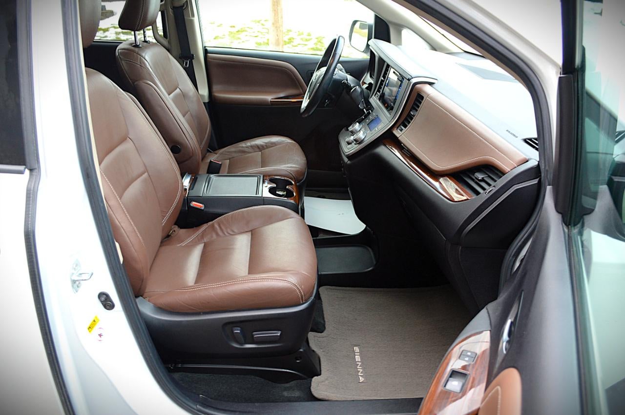 2017 Toyota Sienna Limited Premium 7-Passenger