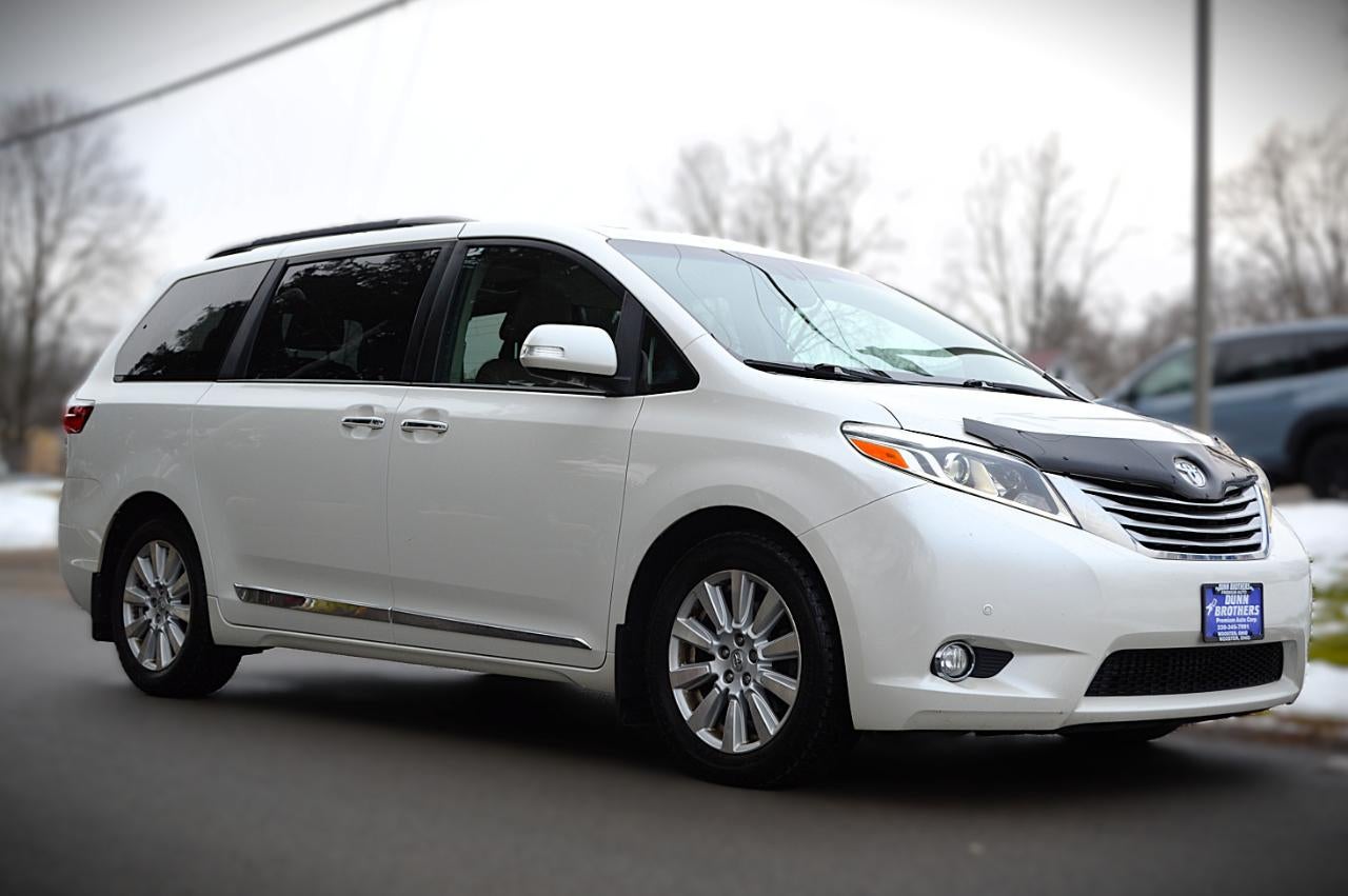 2017 Toyota Sienna Limited Premium 7-Passenger