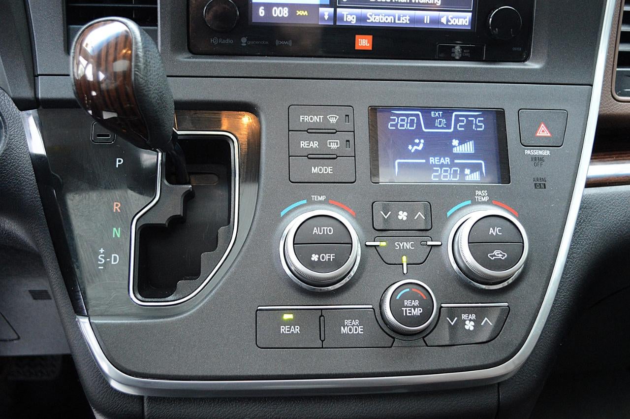 2017 Toyota Sienna Limited Premium 7-Passenger