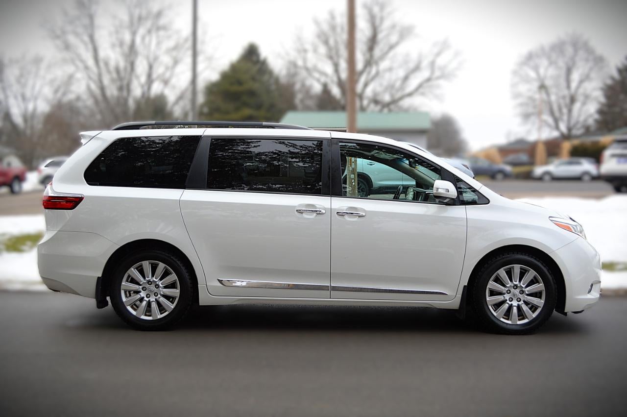 2017 Toyota Sienna Limited Premium 7-Passenger