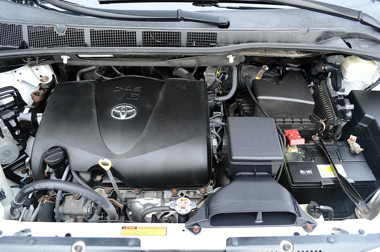 2017 Toyota Sienna Limited Premium 7-Passenger