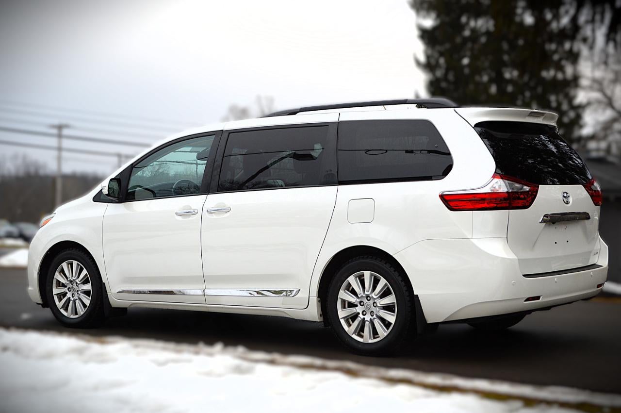 2017 Toyota Sienna Limited Premium 7-Passenger