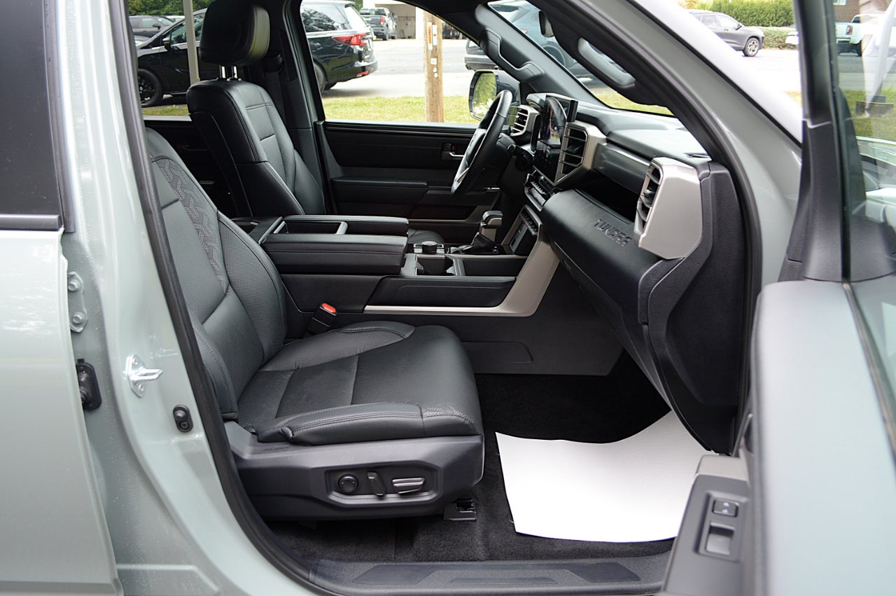 2025 Toyota Tundra SR5 CrewMax 4WD