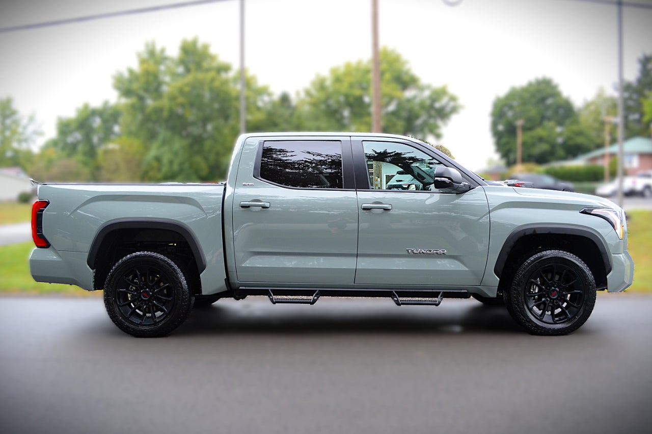 2025 Toyota Tundra SR5 CrewMax 4WD
