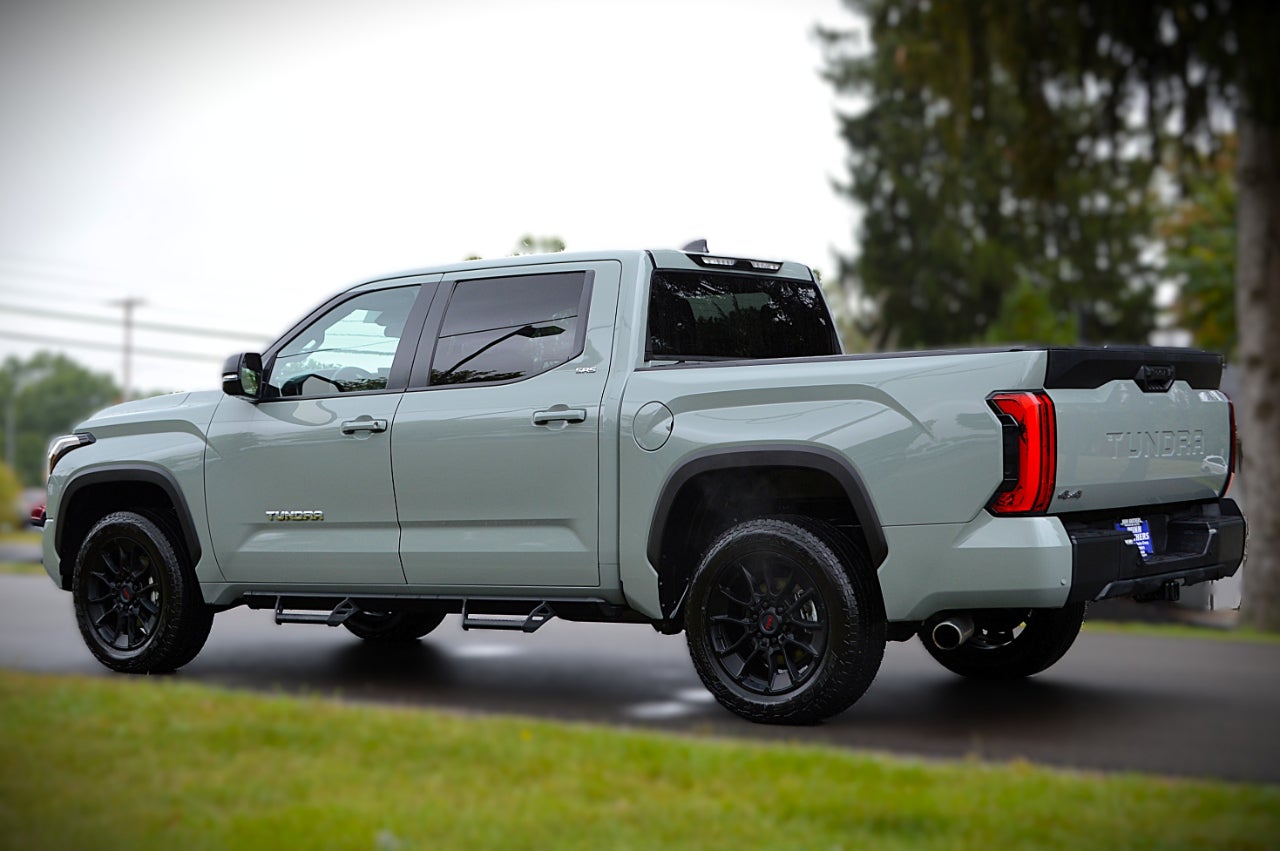 2025 Toyota Tundra SR5 CrewMax 4WD
