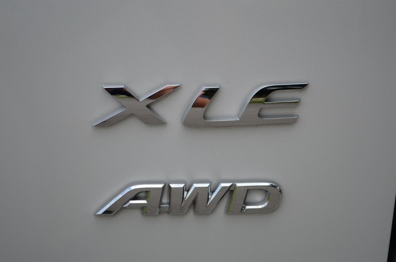 2024 Toyota Corolla Cross XLE AWD
